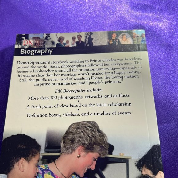 ๐DK Biography: Princess Diana: A Photographic Story of a Life - Picture 2 of 6